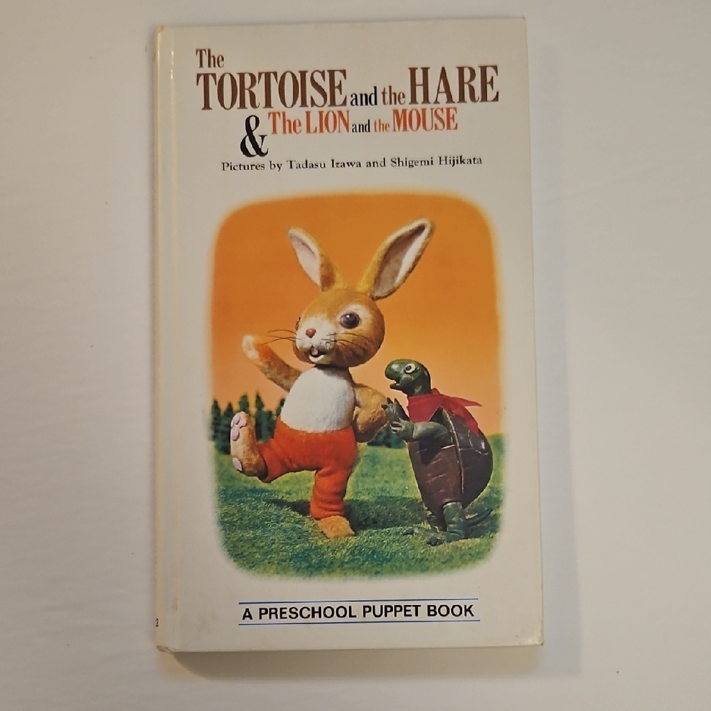 The Tortoise and the Hare & The Lion and the Mouse  Puppet Book Tadasu Izawa